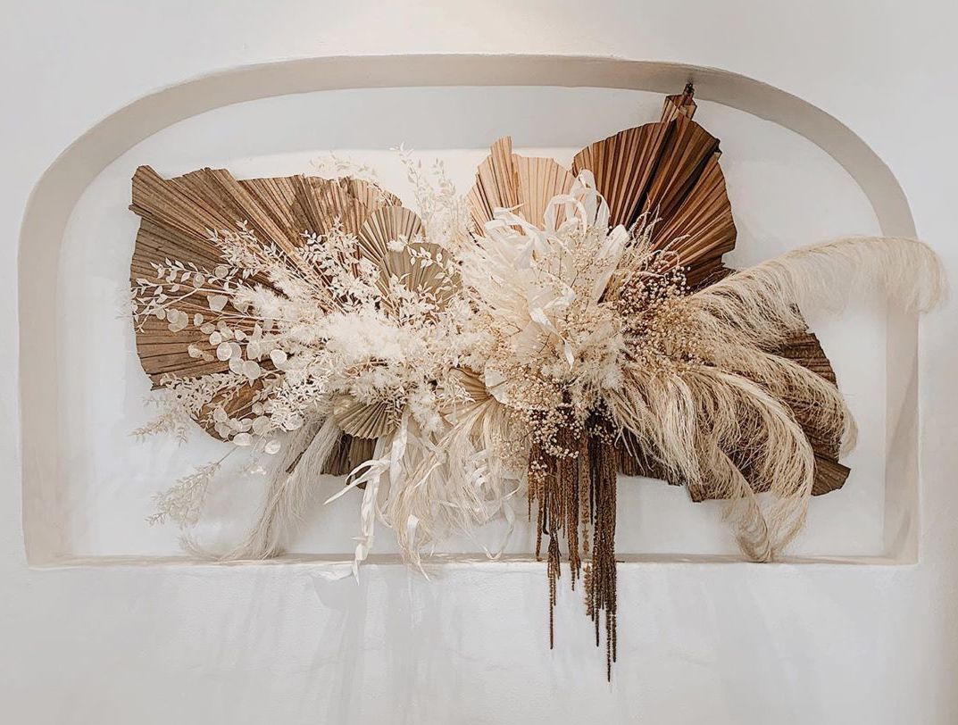 dried flowers wall hanging