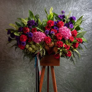 Vinci | Floral Tripod - https://www.beato.com.sg/product/vinci-floral-tripod/