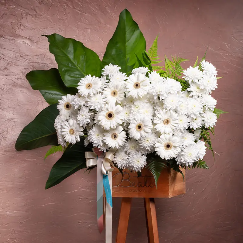 Murmur | Floral Tripod