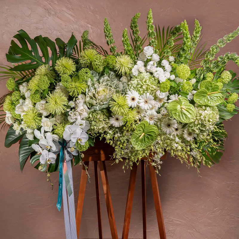 Murmur | Floral Tripod