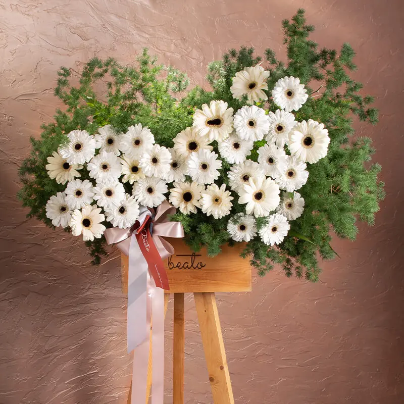 Murmur | Floral Tripod