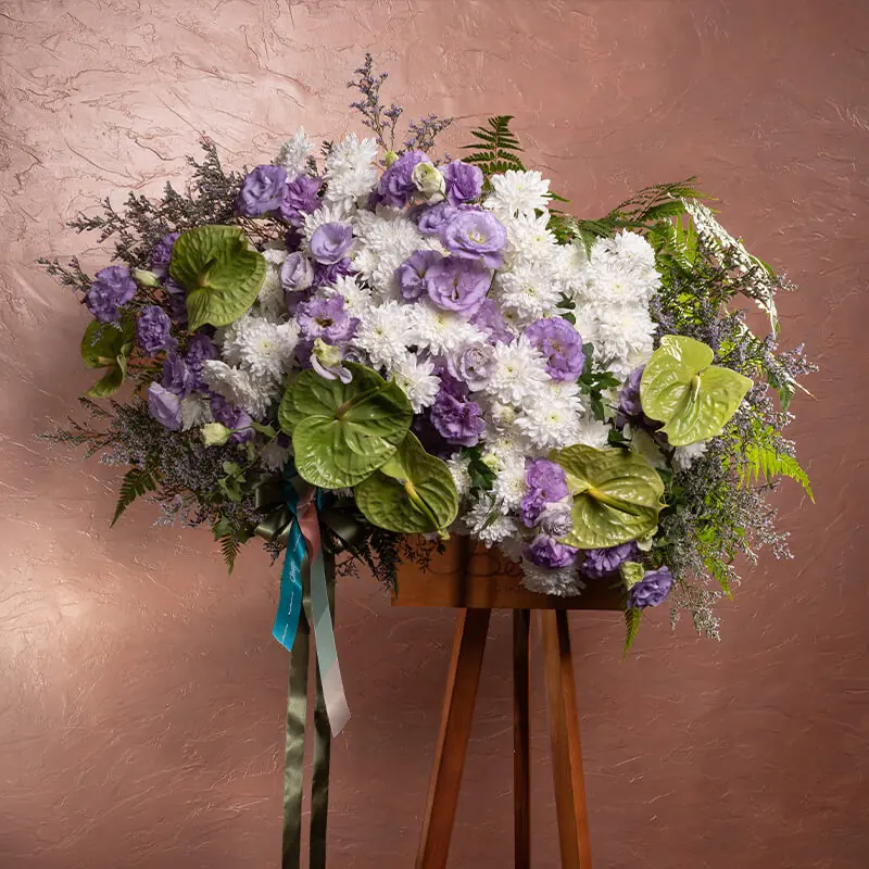 Murmur | Floral Tripod