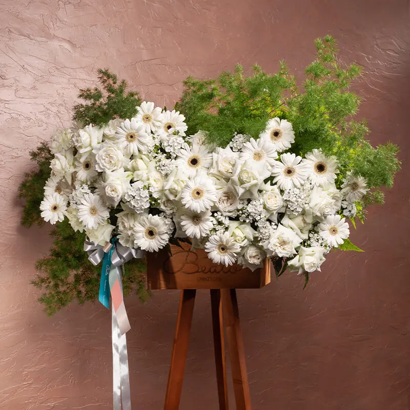 Murmur | Floral Tripod