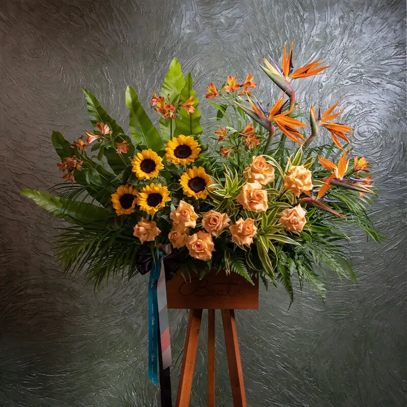 Florence | Floral Tripod