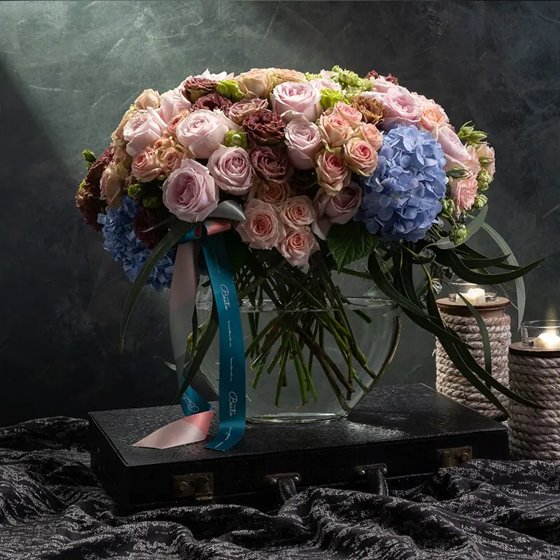 Andromeda | Flowers in Vase