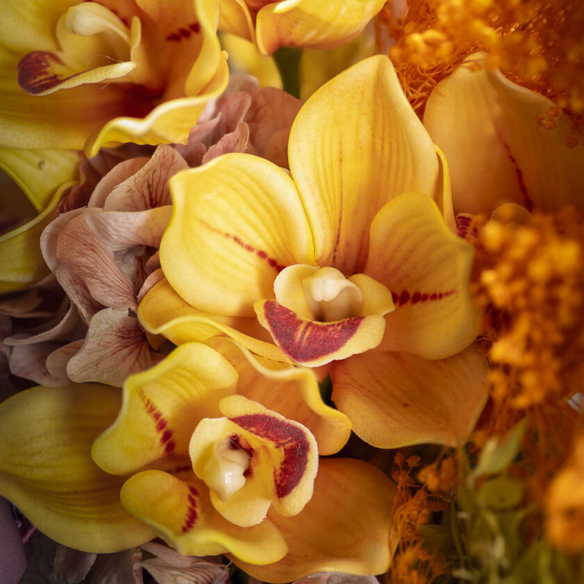 In Perfect Bloom Silk & Preserved Flowers Beato Fiore