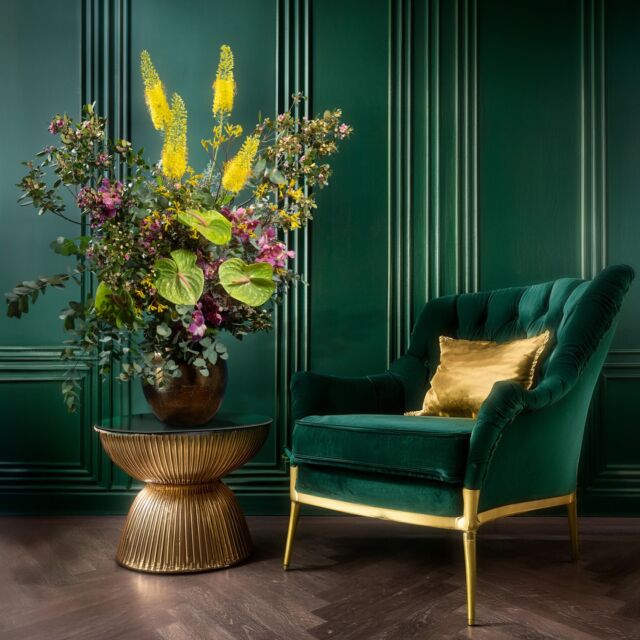A vibrant floral arrangement, crafted with precision, has the power to transform any space into a serene oasis, uplifting the spirit and enriching the ambiance with natural beauty. Achieving this requires a florist to be versatile, detail-oriented, and unwavering in their dedication to perfection.

#beatofiore #floralart #flowers #floralspaces