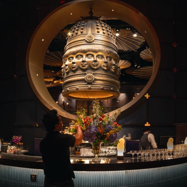 Dine in a realm where senses awaken to a touch of fantasy. A space becomes extraordinary when adorned with flowers that enchant and elevate, leaving an indelible impression and weaving memories that linger forever.

#beatofiore #floralart #dining #flowers